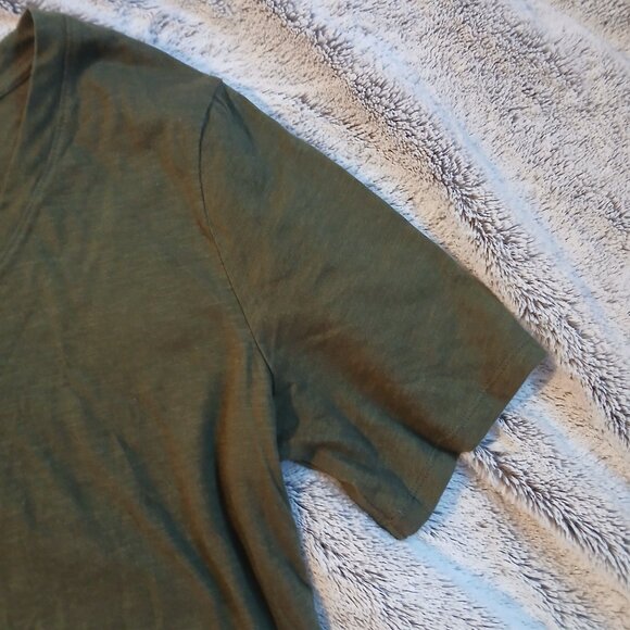 Banana Republic  Factory Women's Malibu Tee Olive  Short Sleeves  Sz L GUC - Picture 4 of 6